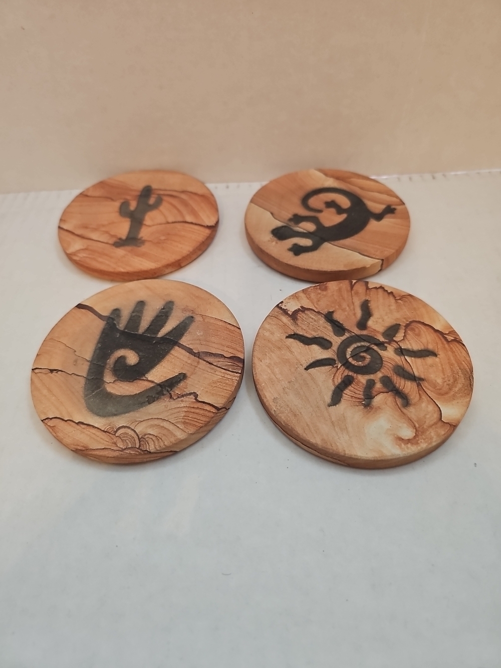 round, laser-engraved Ceramic coasters Set Of 4